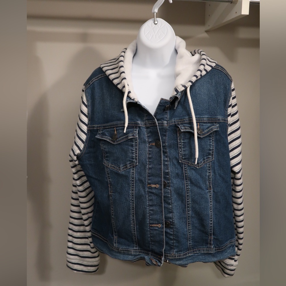 Jean Jacket with soft sleeves